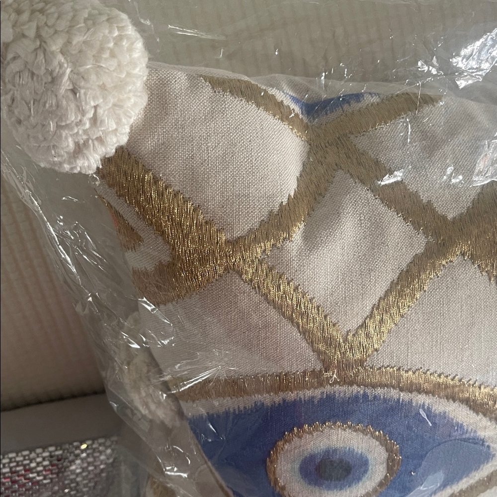 🧿Decorative Pillow with Eye Pattern🪬 - Picture 4 of 6